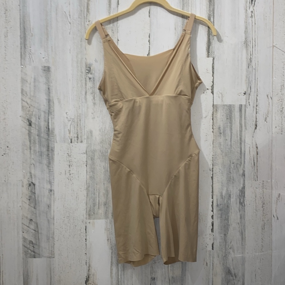 0930 Self Expressions Shapewear by Maidenform